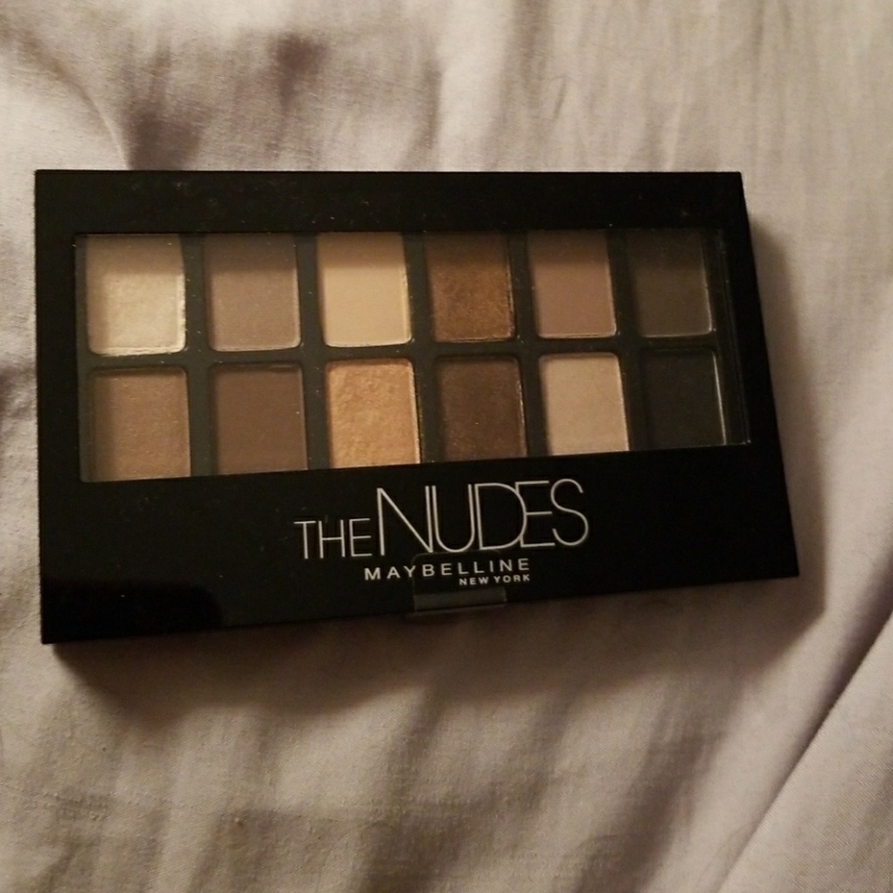 eye shadow pallet nudes
